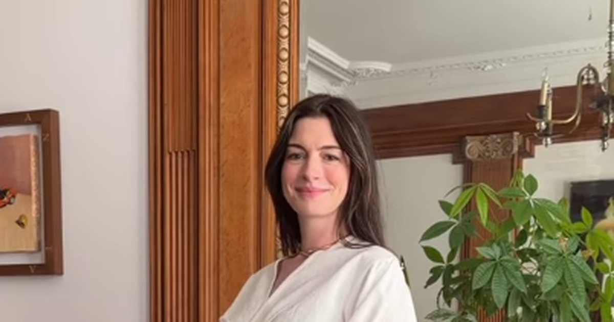 anne-hathaway-flet-per-shtatzenine-e-trete-nuk-e-prisnim-qe-te-ndodhte-kaq-shpejt