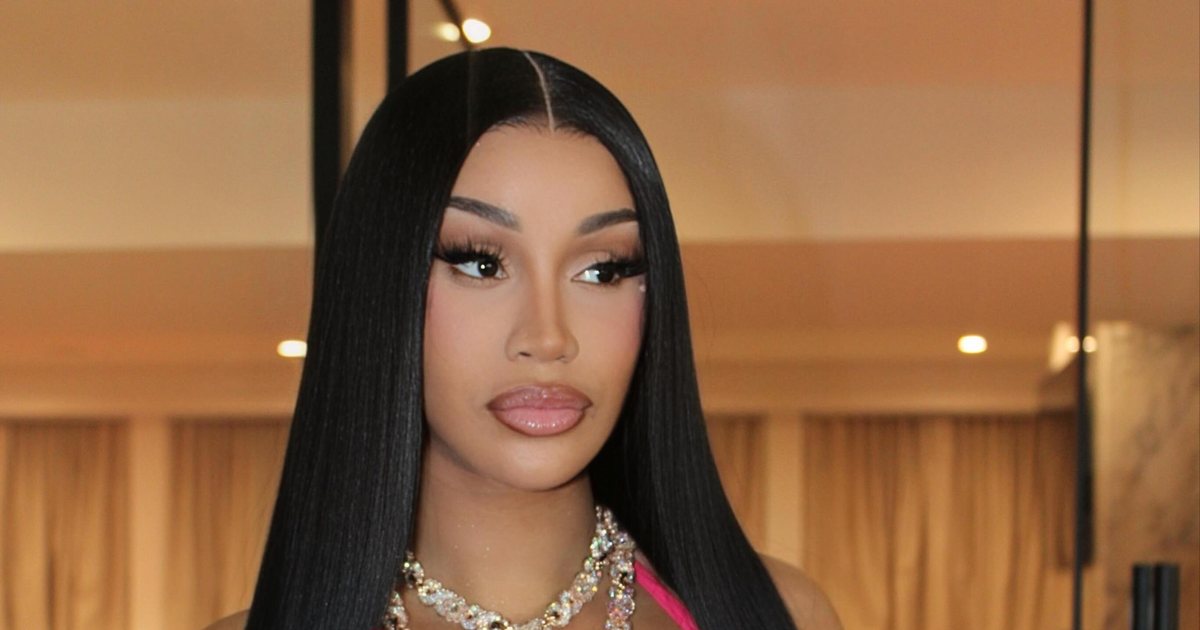 Cardi B në një romancë me portierin e njohur 