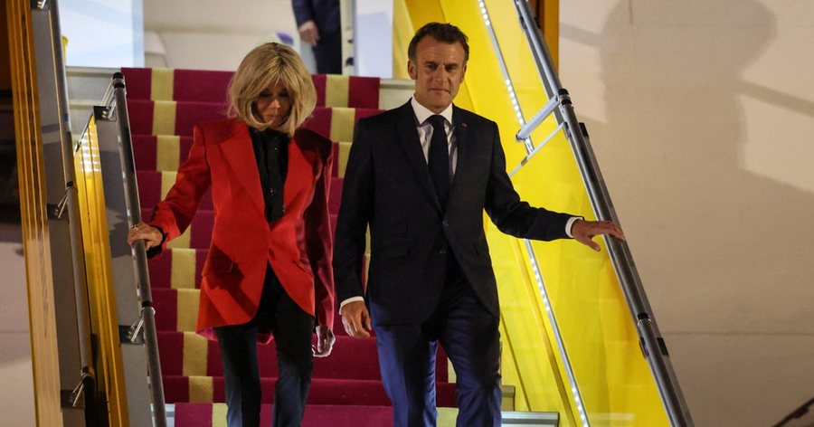 Incidenti me shuplakën rikthen vëmendjen te lidhja e Macron me