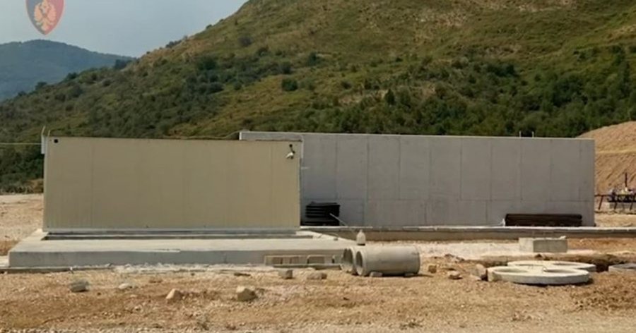 U vunë në pranga pas dyshimeve se po ndërtonin një TEC pa