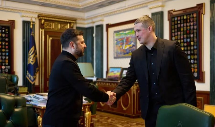 Mediat paralajm&euml;ruan largimin e tij /Zelensky shkarkon ministrin e