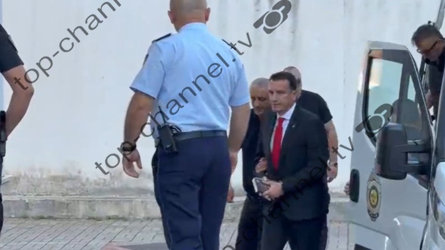 Padia e Erion Veliajt kund&euml;r Ols Dados/ Nd&euml;rpritet seanca n&euml;