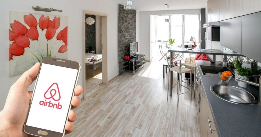 Francez&euml;t kryesojn&euml; Airbnb-t shqiptare, 97% e net&euml;ve t&euml;