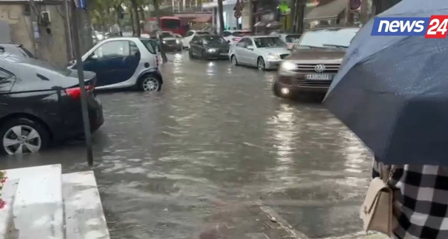 Rrëshqitje dherash dhe dëmtim i infrastrukturës, si paraqitet