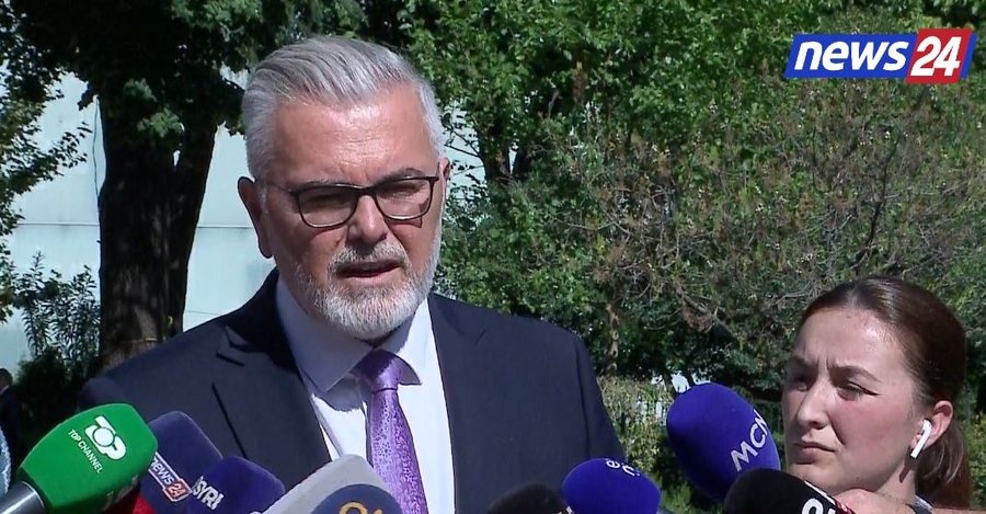 25 minuta seancë/ “Opozita kanosi Kryeministrin dhe kabinetin”,