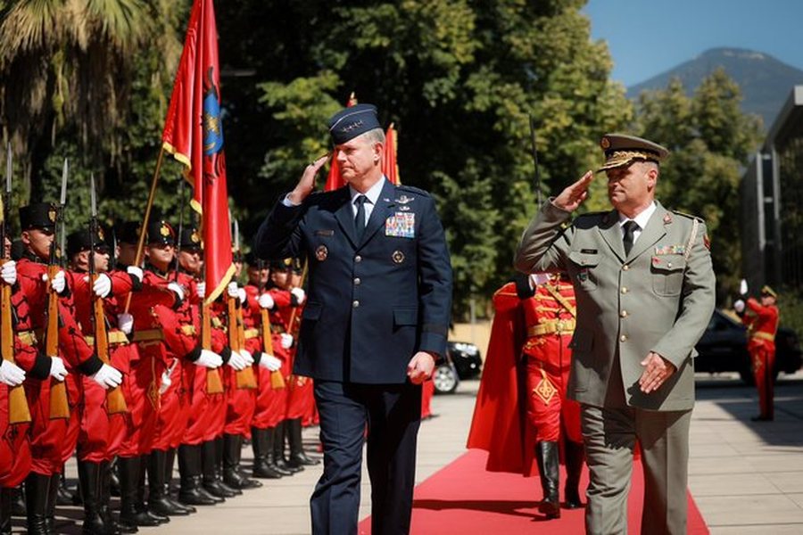 Gjenerali amerikan Alexus Grynkewich në Tiranë, Ambasada: Në