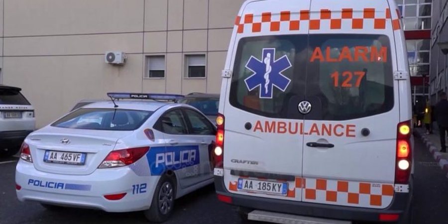 Aksidenti n&euml; Rrug&euml;n e Kombit/ U p&euml;rplas nga nj&euml; makin&euml;,