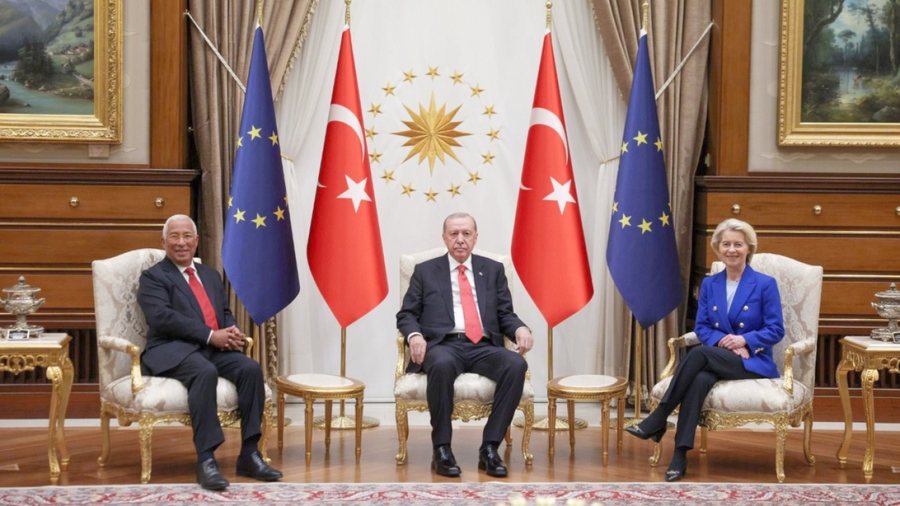 BE dhe Turqia rikthejn&euml; n&euml; tryez&euml; &ccedil;&euml;shtjen e Qipros,