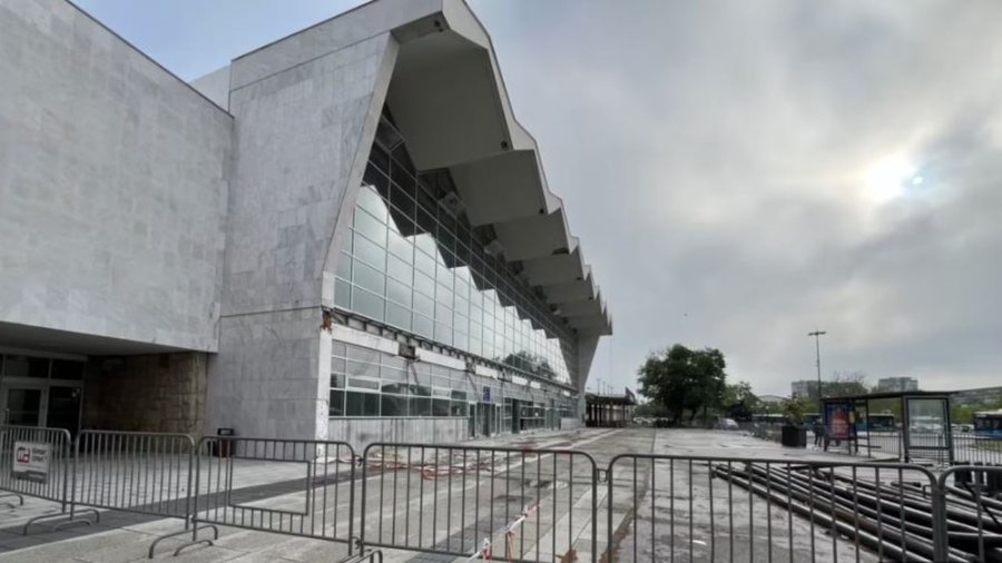 Tragjedia në stacionin hekurudhor të Novi Sadit, ish-ministrat dhe
