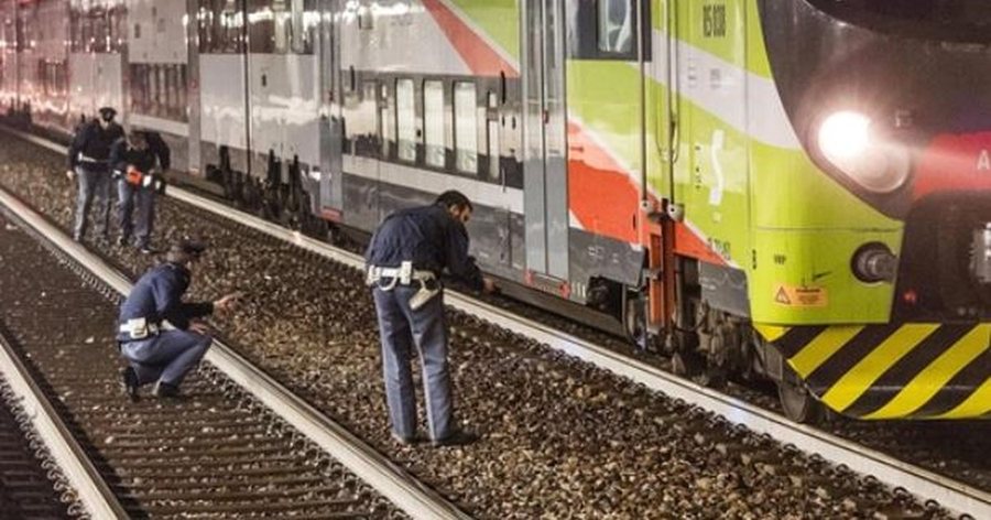 Tragjike në Itali/ Po kalonte shinat për t&#039;u takuar me