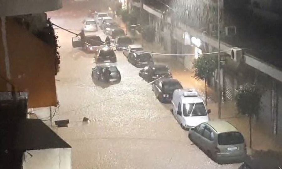 VIDEO/ P&euml;rmbyten disa lagje n&euml; Gjirokast&euml;r, p&euml;rroi i Ficos