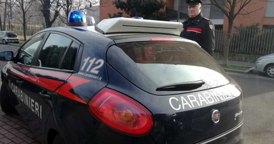 Dhunoi bashk&euml;shorten dhe vajzat e tij nd&euml;rsa ishte n&euml; gjendje