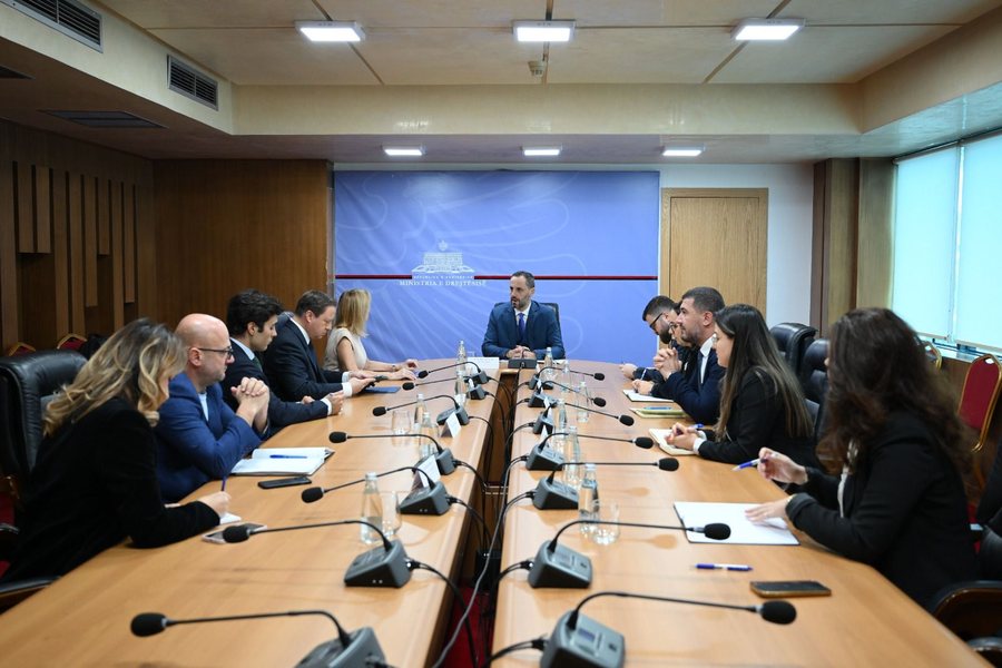 Kongresi Botëror i së Drejtës vjen në Tiranë,