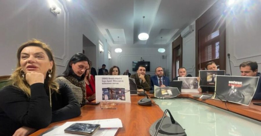 "T&euml; erdhi mesazhi nga Rama Ulsi? &Ccedil;far&euml; t&euml; tha t&euml;