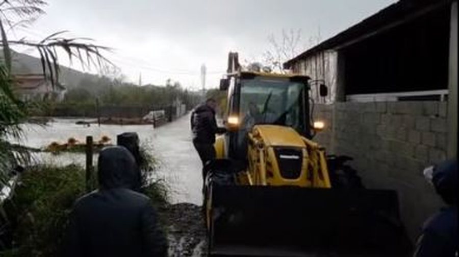 Situata me reshjet në Shkodër/ Shirat krijuan probleme në