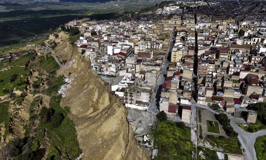 &ldquo;Humb&euml;m gjith&ccedil;ka n&euml; pak sekonda!&rdquo;/ Katastrof&euml;