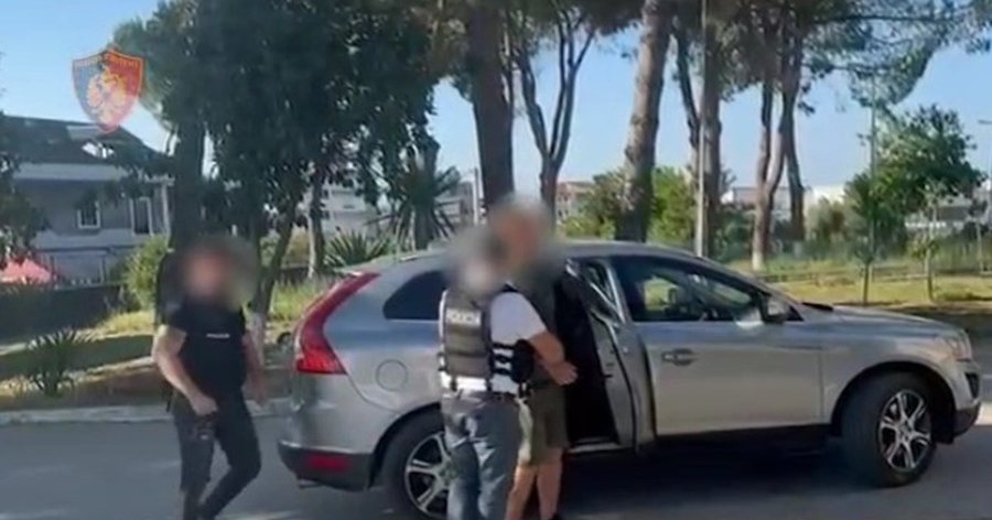 Kultivuan kanabis dhe posedonin armë zjarri, vihen në prannga dy