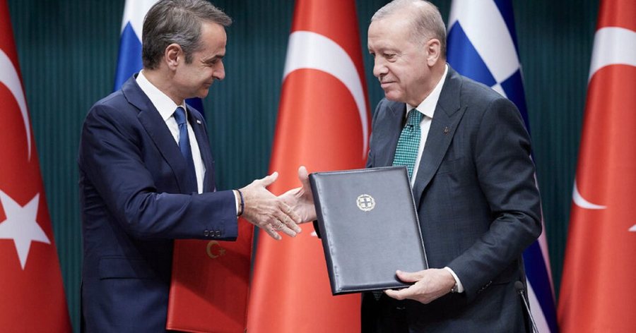 Erdogan dhe Mitsotakis takohen n&euml; Ankara: T&euml; mos flasim m&euml;