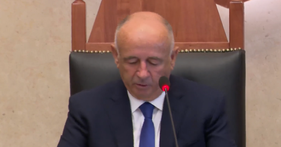 Me himnin kombëtar, nis seanca e parë plenare në Kuvend