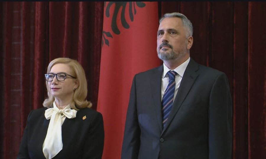 VIDEO/ Anëtari i ri i Gjykatës Kushtetuese, Asim Vokshi betohet para