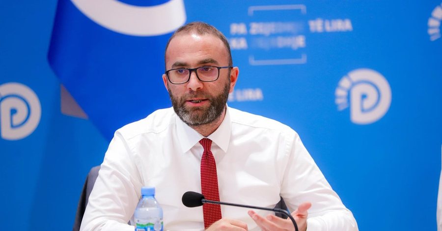 Përfundimi i seancës pas kaosit/ Bardhi: Rama ka klonuar pushtetin
