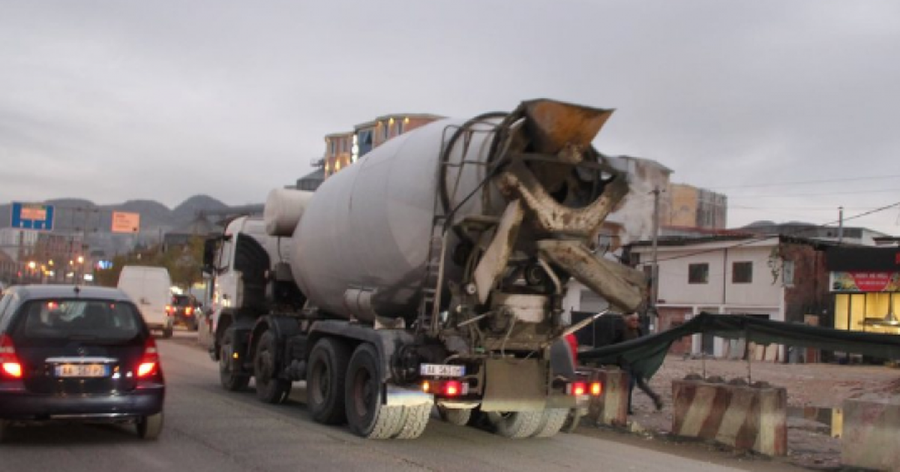 Pompa e betonier&euml;s aksidentoi p&euml;r vdekje punonj&euml;sin, arrestohet