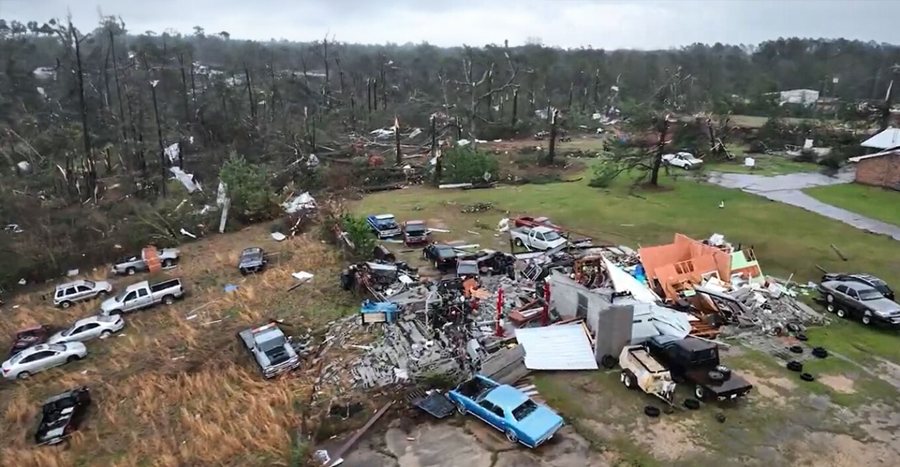 Tornadot vdekjeprurëse përfshijnë gjashtë shtete të