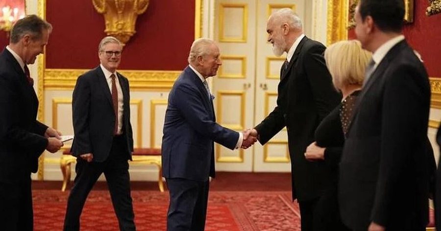 FOTOLAJM/ Pas përplasjes në distancë, Rama dhe Kurti në
