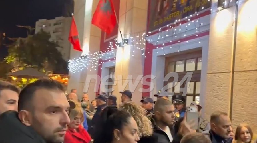 Prag festave t&euml; fundvitit, Vlora pa uj&euml;/ Banor&euml;t