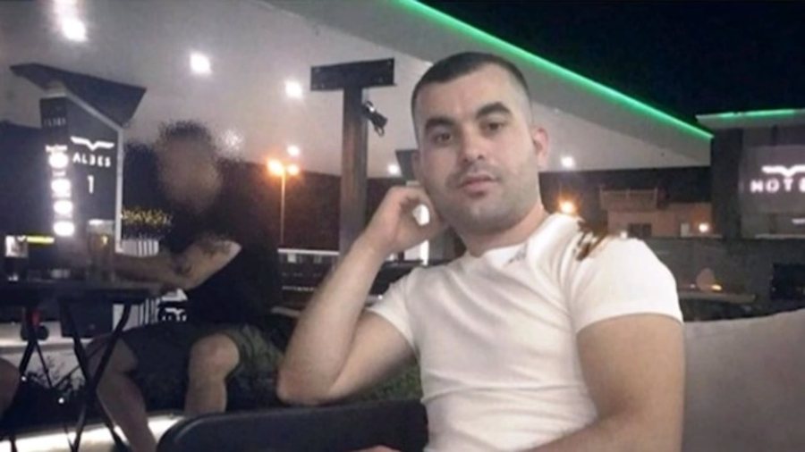 RENEA rrethoi zon&euml;n/ Autori 35-vje&ccedil;ar l&euml;shon ish-t&euml;