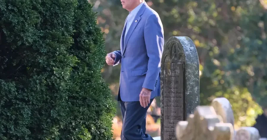 FOTO/ Ish-presidenti amerikan Joe Biden shfaqet publikisht për herë