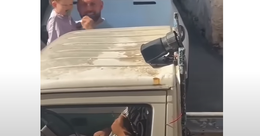 "Hekura, soba, lavariçe!" Me vajzën në krah, ja disa