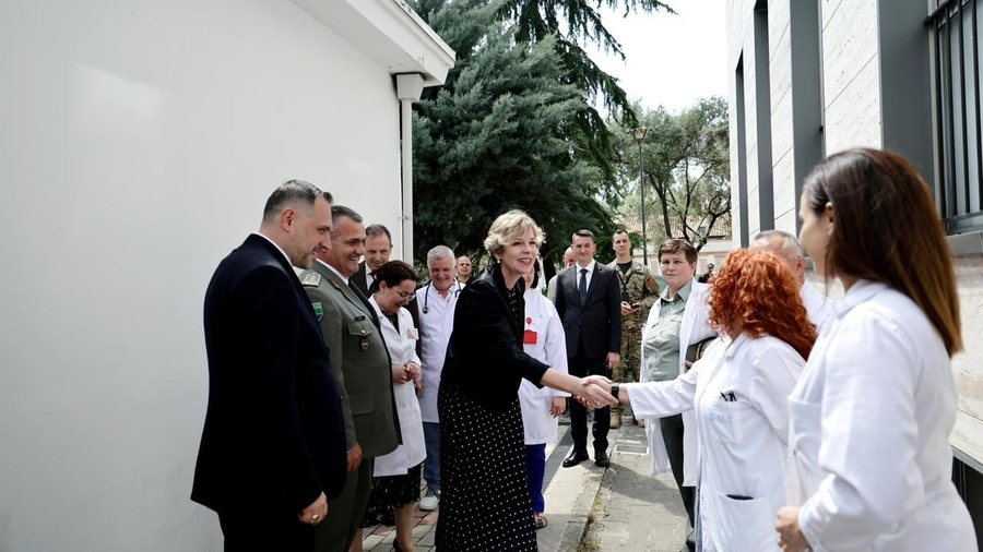 Rikonstruksioni i Spitalit t&euml; Traum&euml;s, ministrja Sala: Sh&euml;rbimi