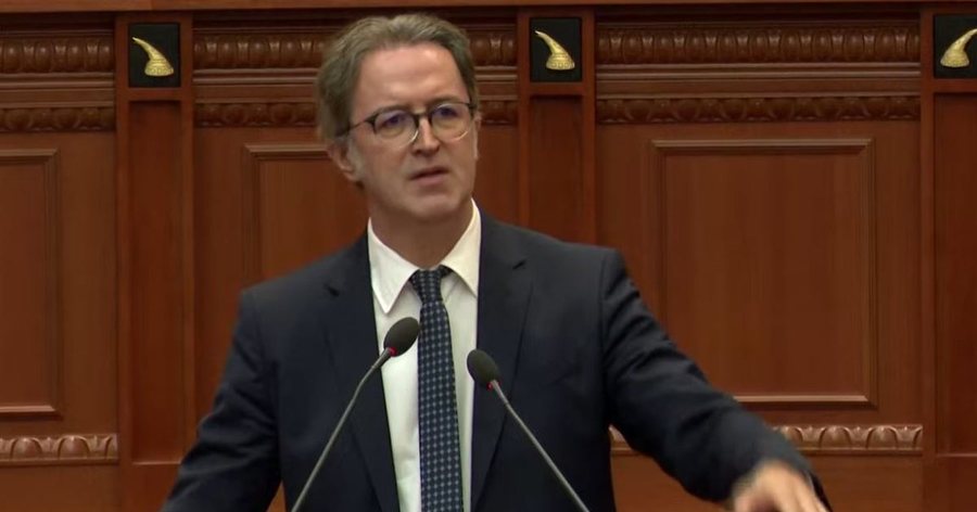 “Ju jeni me horrin dhe oligarkun”, Alizoti: Po u vidhni