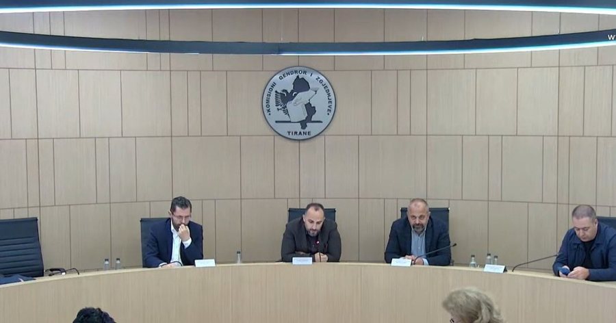 Zgjedhjet parlamentare/ KAS vendos hapjen e kutive të qarkut të