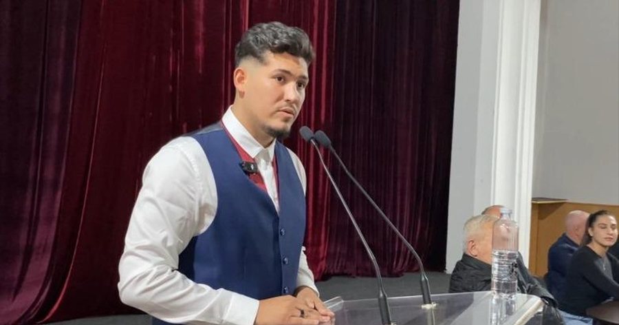 Prezantohet Kandidati i pavarur i opozites për Bashkinë Tepelenë,