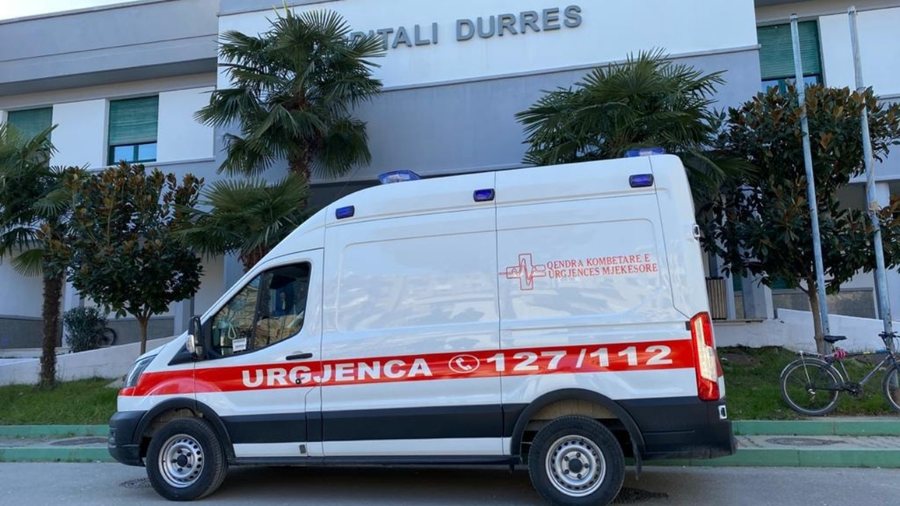 Arratiset i burgosuri nga spitali i Durr&euml;sit! U d&euml;rgua p&euml;r...