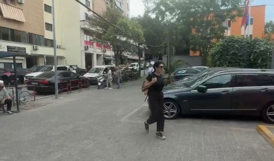 Abuzimi me tenderat e AKSHI-t, Kar&ccedil;anaj paraqitet n&euml; SPAK (VIDEO)