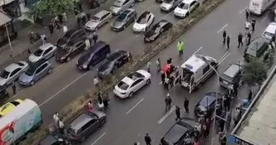 Aksident në Astir/ Makina përplas këmbësorin te vijat e
