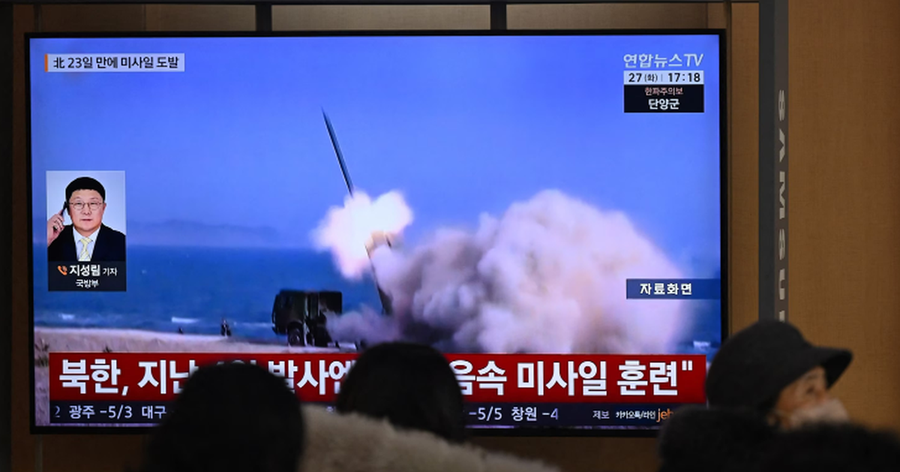 Koreja e Veriut l&euml;shon 2 raketa balistike drejt detit! Reagon Japonia: