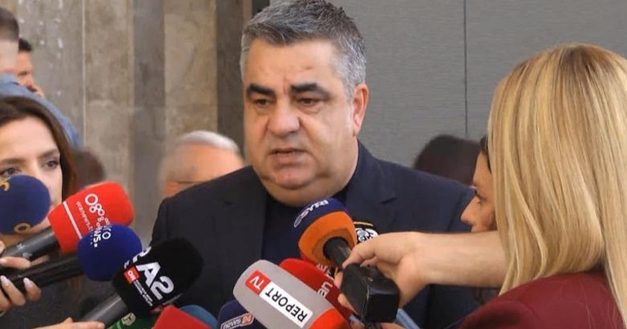 "Anagnosti la pas thesar e trashëgimi/ Ministri Gonxhja bën