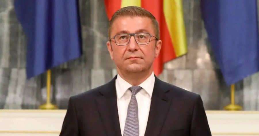Maqedonia e Veriut paralajmëron taksë për beqarët/ Mickoski: