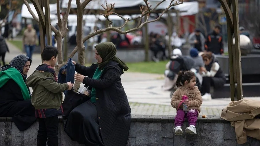 VIDEO/ Tërmeti 6 ballë në Turqi, skena paniku, njerëzit u
