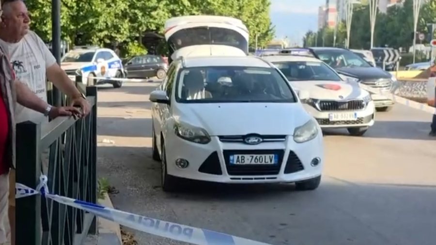 Detaje nga plagosja me arm&euml; n&euml; Vlor&euml;/ I riu u fut n&euml;