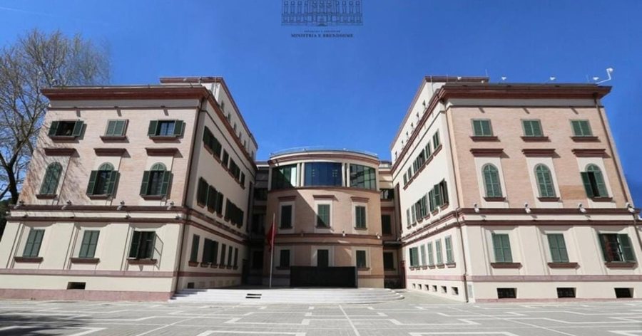 Zhvendosen zyrat e IdentiTek, ndryshojn&euml; vendndodhjet e aplikimeve n&euml;