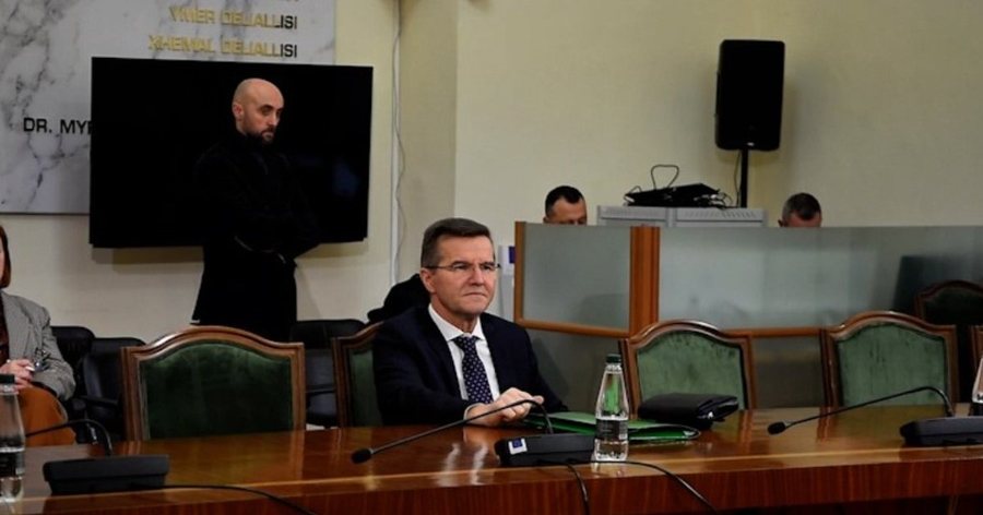 Mbledhja e K&euml;shillit t&euml; Mandateve/ Avokati i Ballukut k&euml;rkon tre