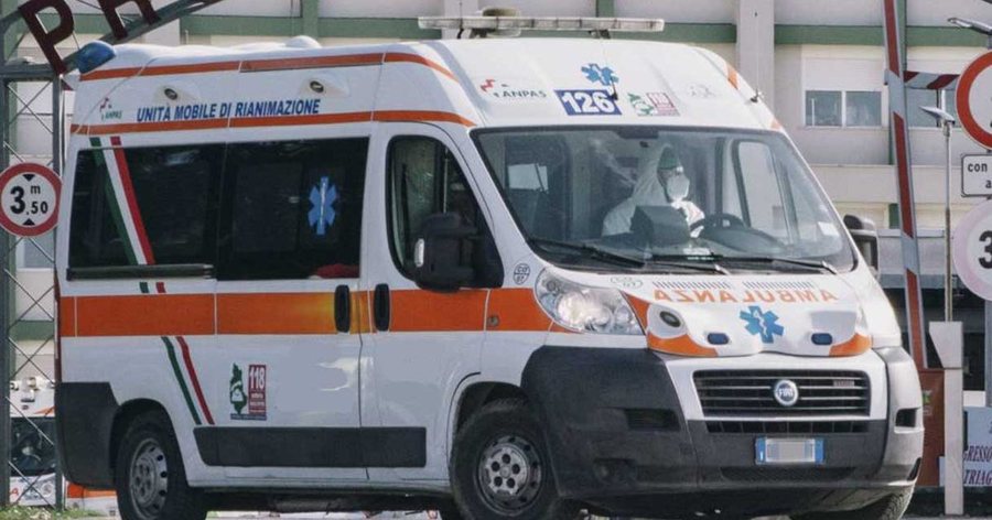 E rëndë në Itali/ Ra në kontakt me energjinë elektrike,