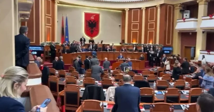 KOAS n&euml; Kuvend. Deputet&euml;t demokrat&euml;