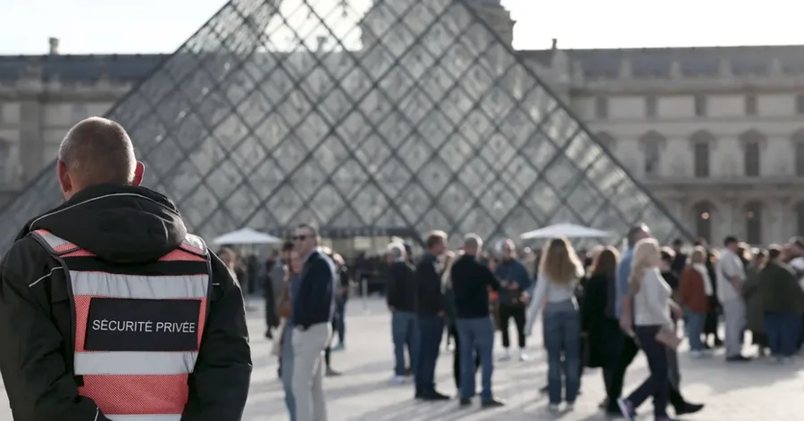 Pas grabitjes spektakolare muzeu i Luvrit rrit çmimet e biletave për