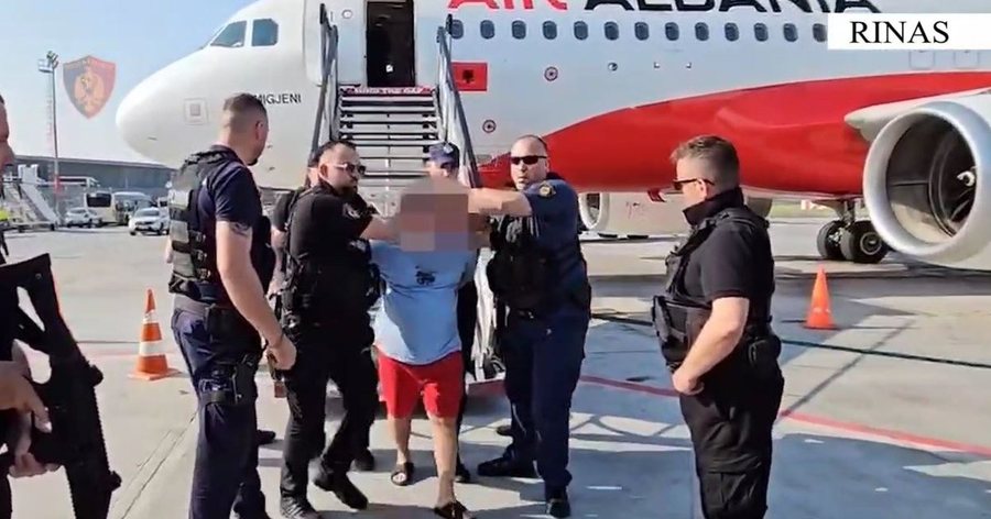 VIDEO/ Momenti kur mbërrin në Shqipëri vëllai i Nuredin
